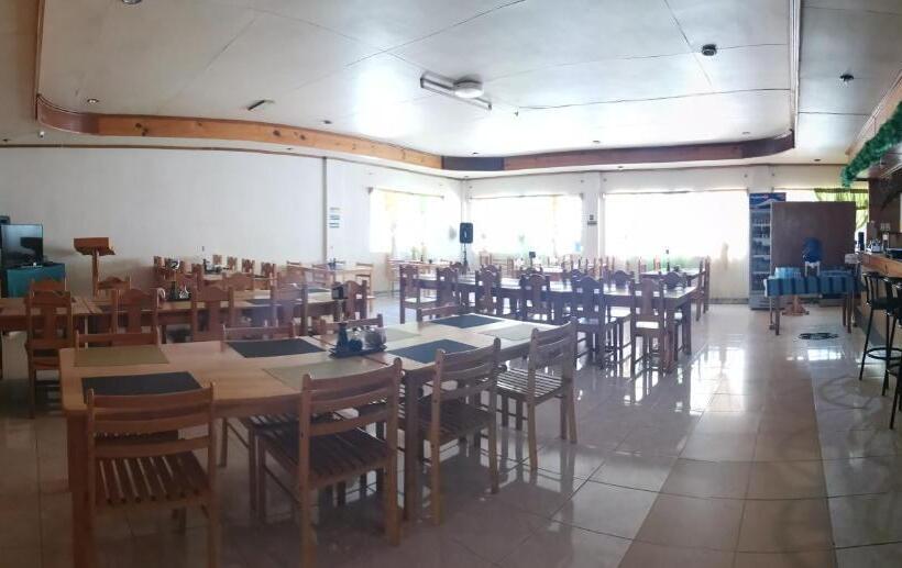 Отель Rusty Nail Inn And Cafe