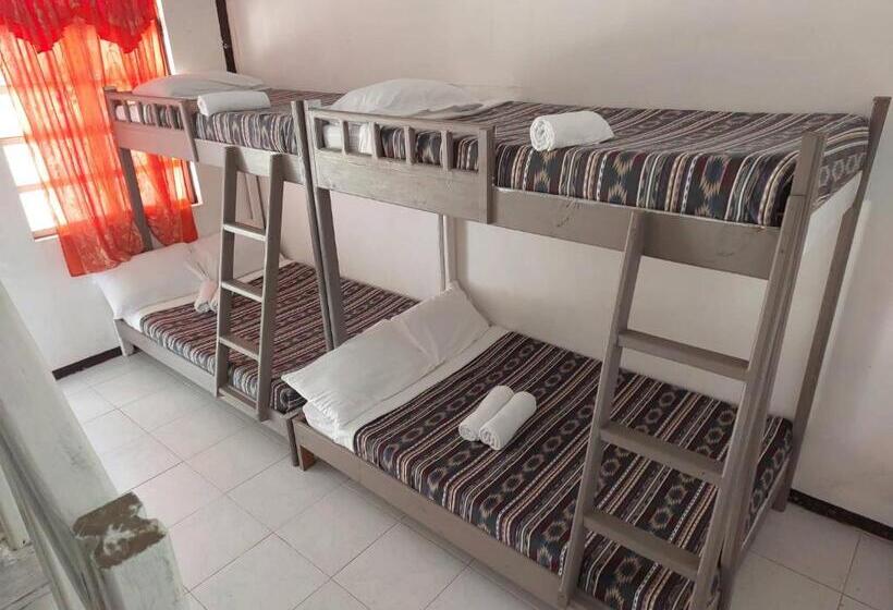 Отель Rusty Nail Inn And Cafe