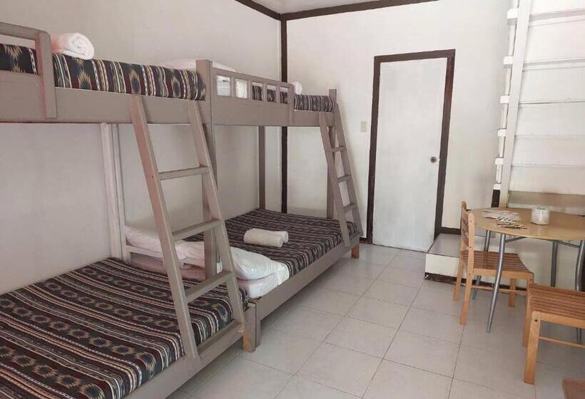 Отель Rusty Nail Inn And Cafe