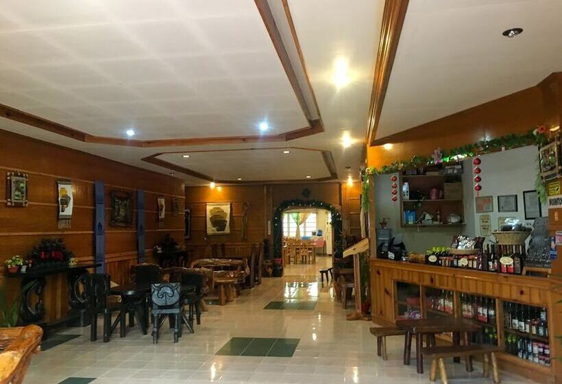 Отель Rusty Nail Inn And Cafe