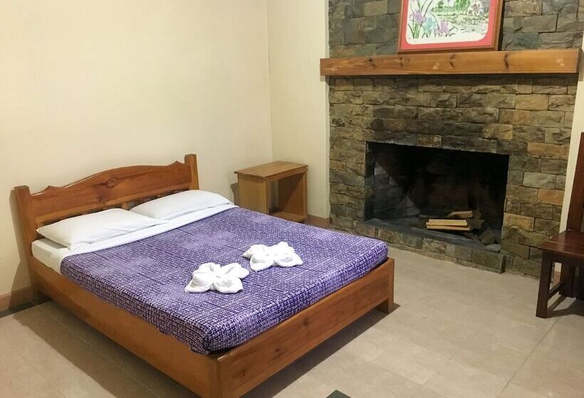 Отель Rusty Nail Inn And Cafe