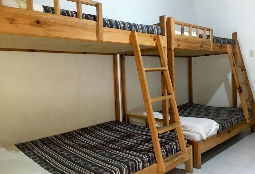 Отель Rusty Nail Inn And Cafe