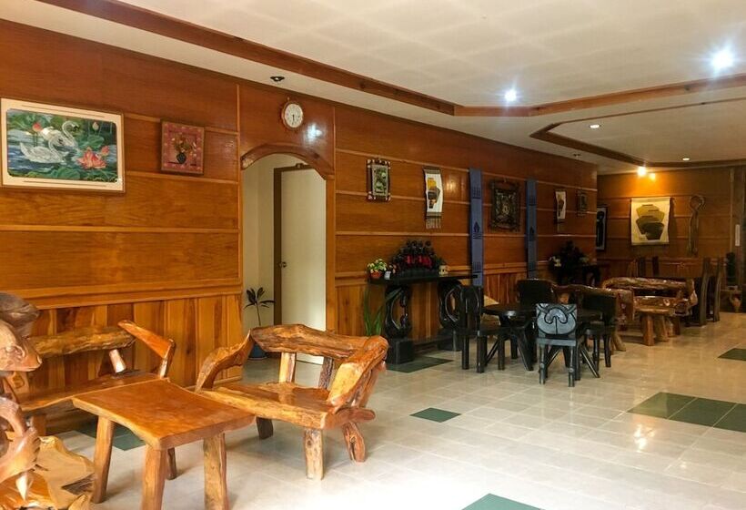 Отель Rusty Nail Inn And Cafe