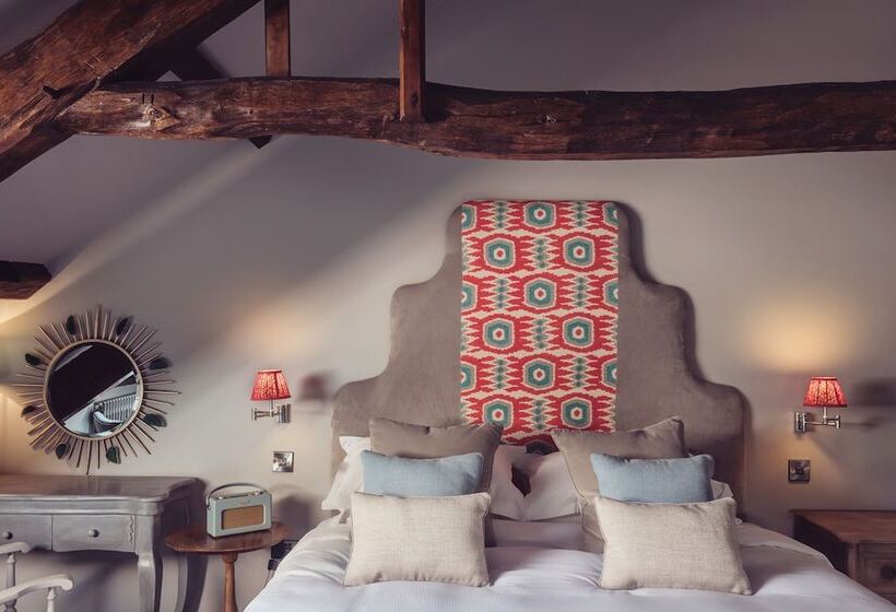 בית מלון כפרי The New Inn