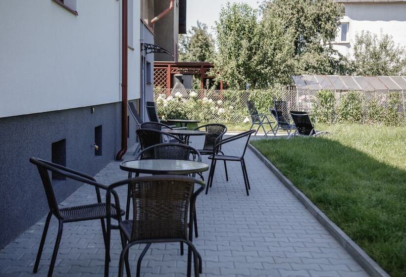 膳宿费 Penzion Moon