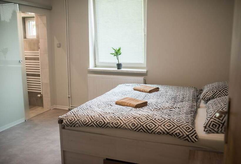 膳宿费 Penzion Moon