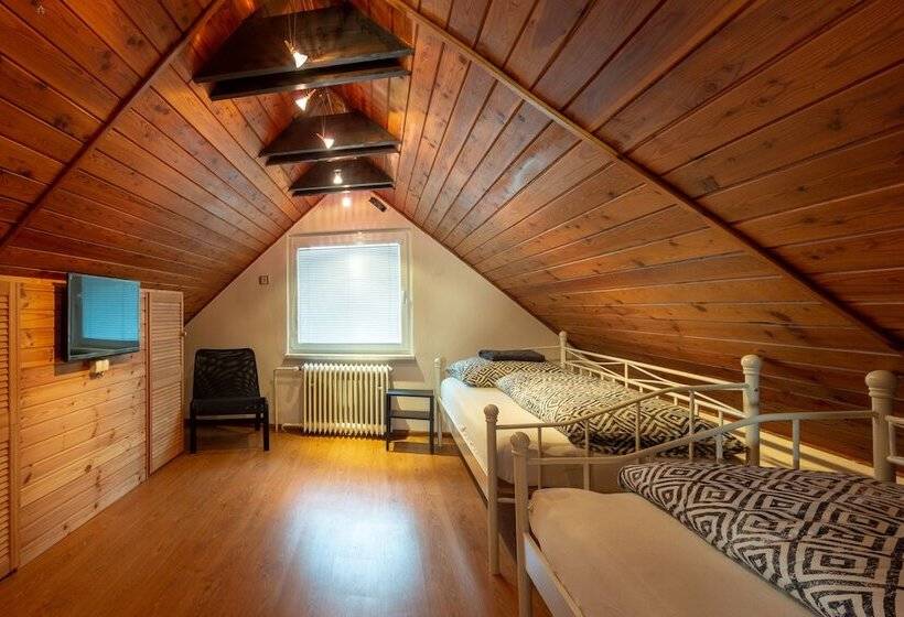 膳宿费 Penzion Moon