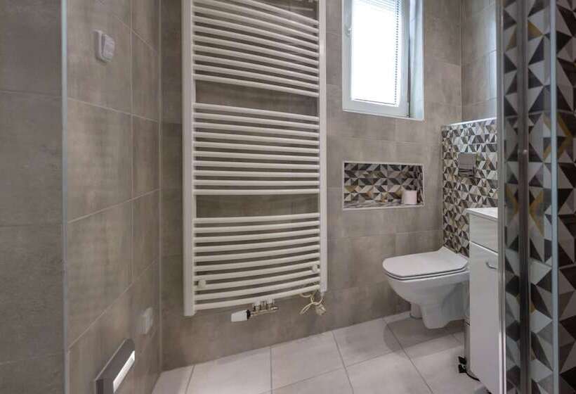 膳宿费 Penzion Moon