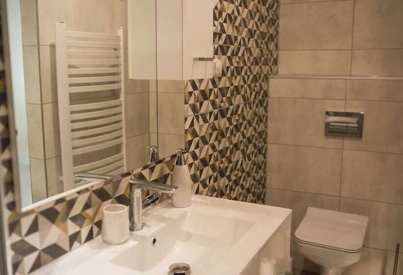 膳宿费 Penzion Moon