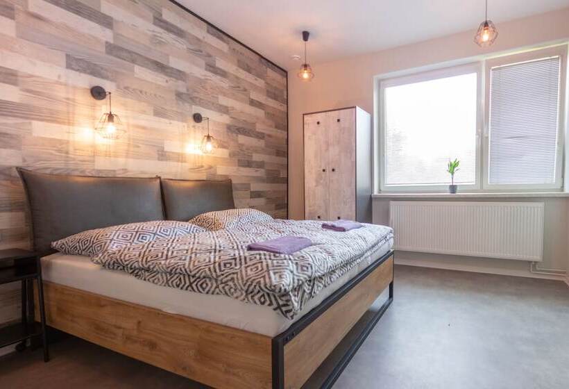 膳宿费 Penzion Moon