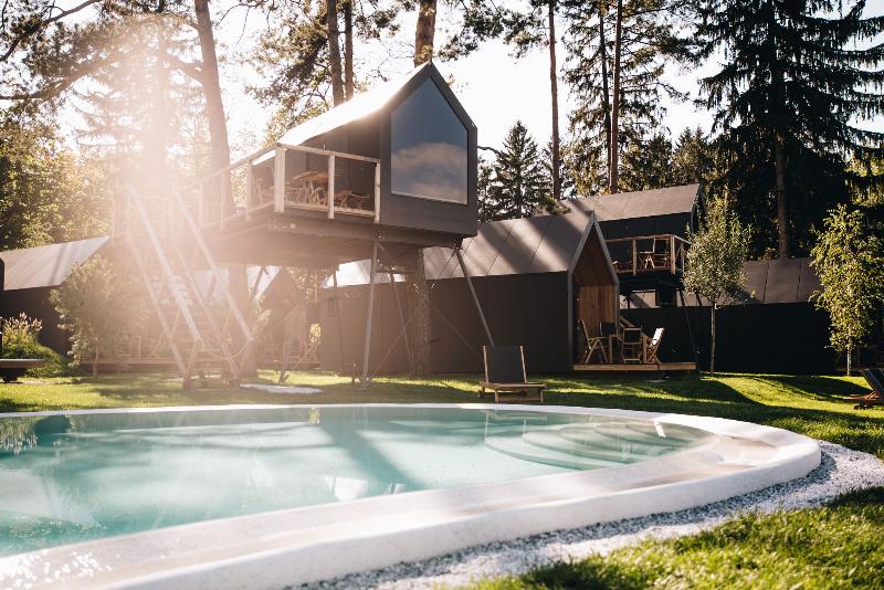 استراحتگاه Luxury Glamping Chocolate Village