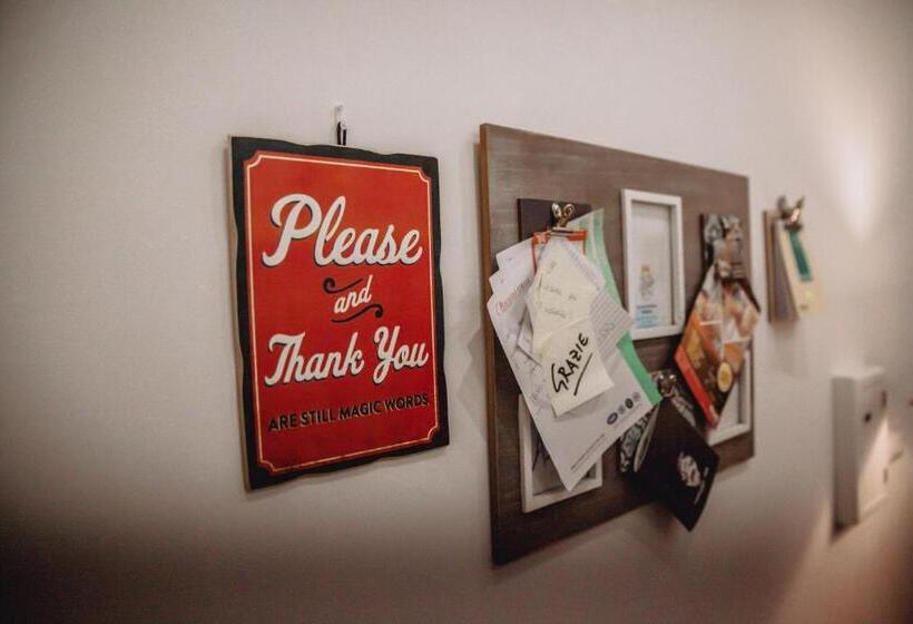 تختخواب و صبحانه Aleandre