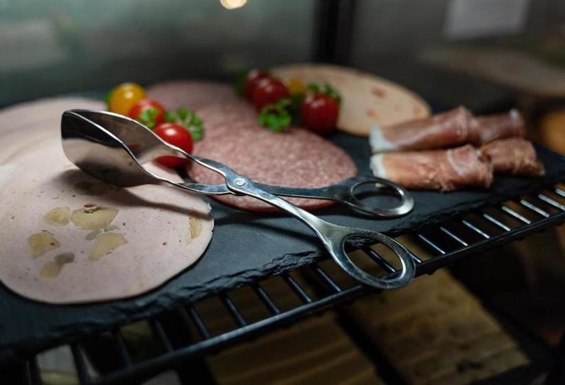 住宿加早餐  Upstairs By Mamas