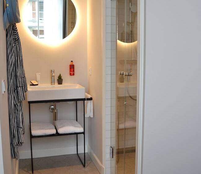 Finch Boutique Hotel, Downtown