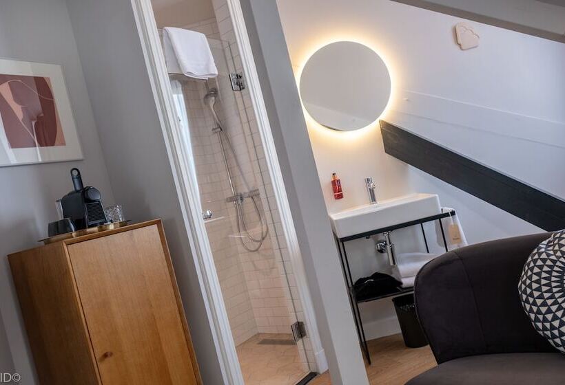 Finch Boutique Hotel, Downtown