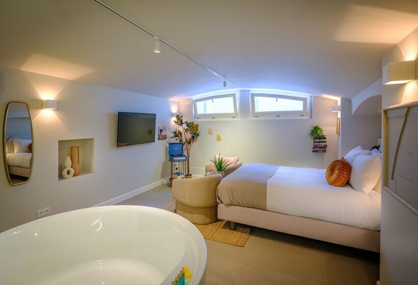 Finch Boutique Hotel, Downtown