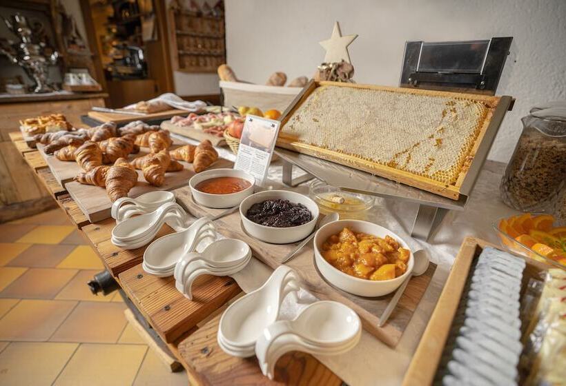 Отель Rifugio Cereda