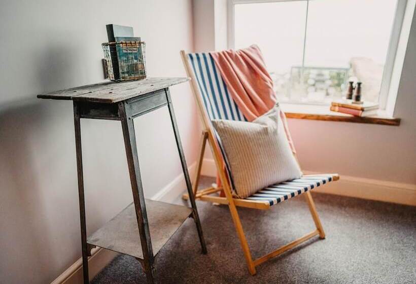 فندق The Ship Inn