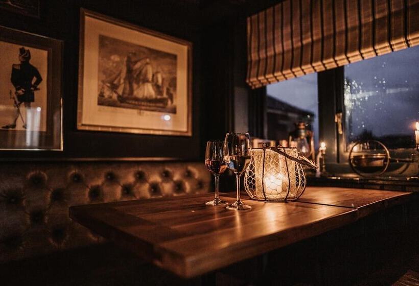 فندق The Ship Inn