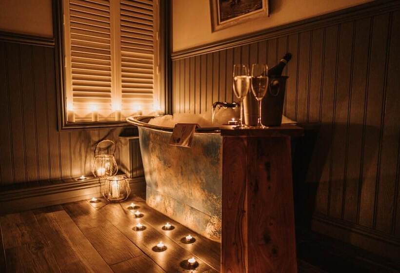 فندق The Ship Inn