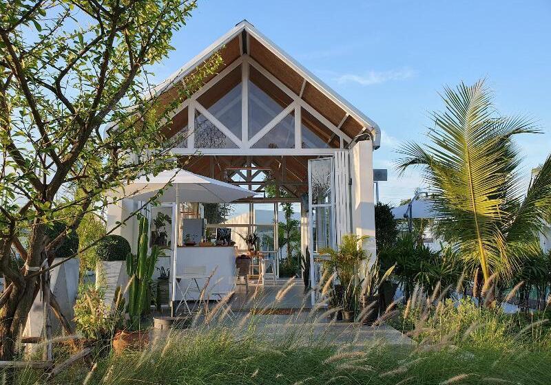 Meet Boutique Resort