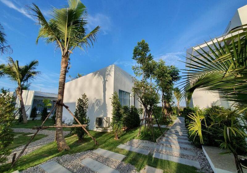 Meet Boutique Resort