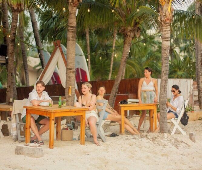 هاستل Mayan Monkey Isla Mujeres   Adults Only