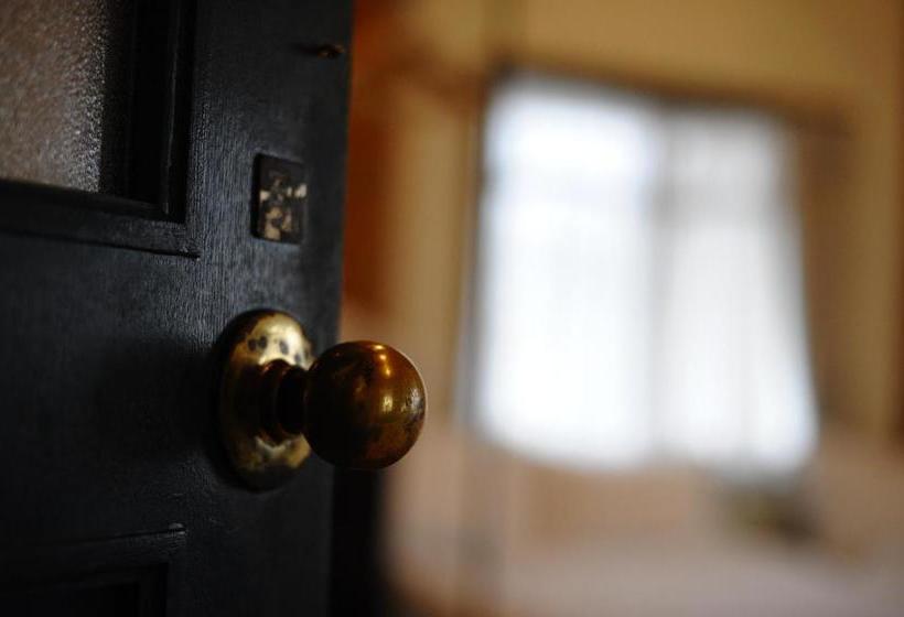 アトリエ モダン