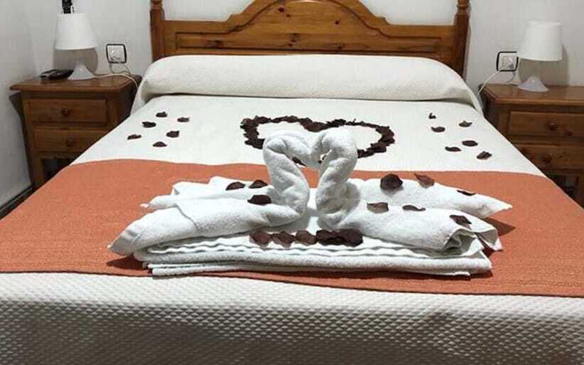 پانسیون Hostal Restaurante Taibilla