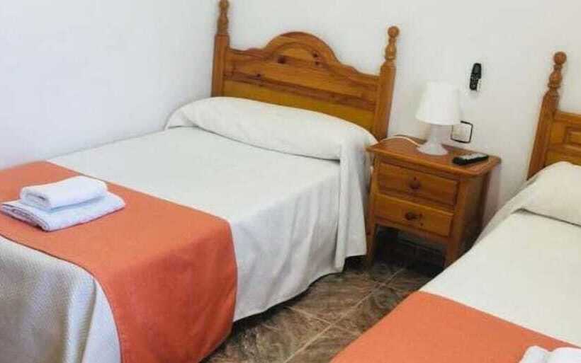 پانسیون Hostal Restaurante Taibilla