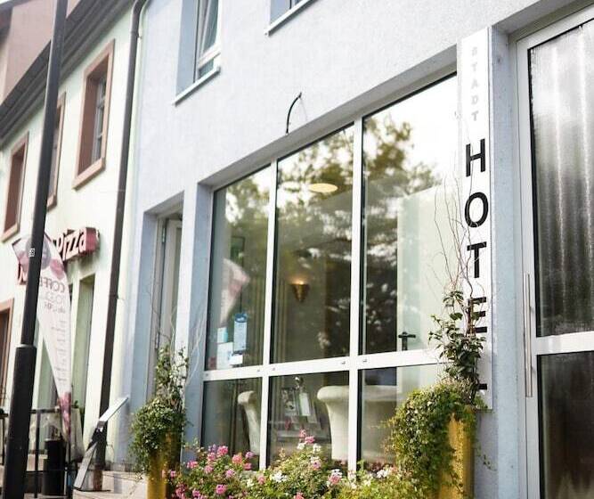 Stadthotel Am Adenauerplatz