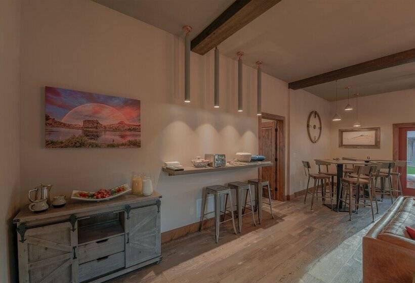 فندق صغير Golden Stone Inn