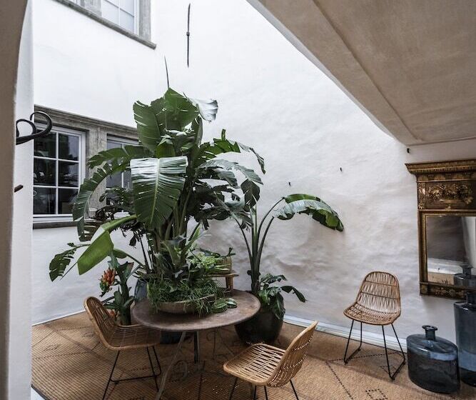 تختخواب و صبحانه Goldenstern Townhouse