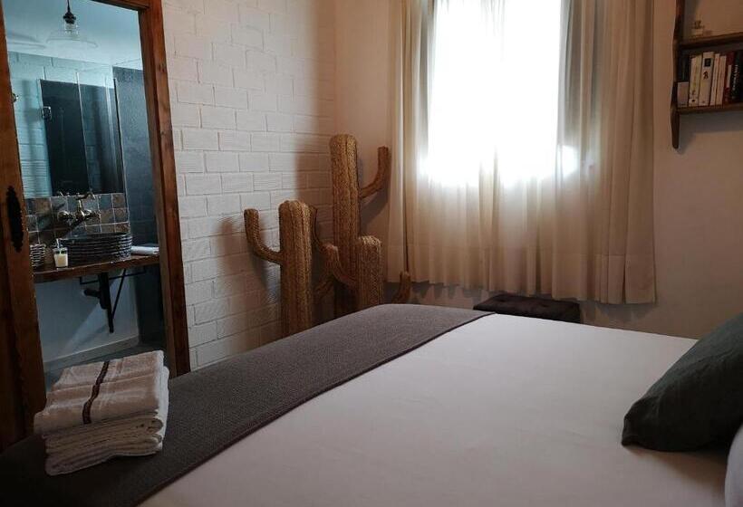 تختخواب و صبحانه La Bendita Locura