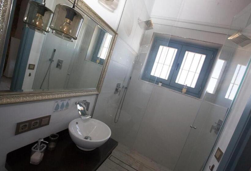 تختخواب و صبحانه La Bendita Locura