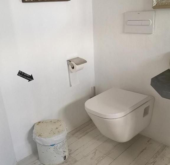 تختخواب و صبحانه La Bendita Locura