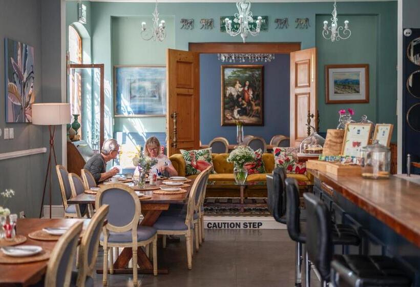 مبيت وإفطار The Willets Boutique