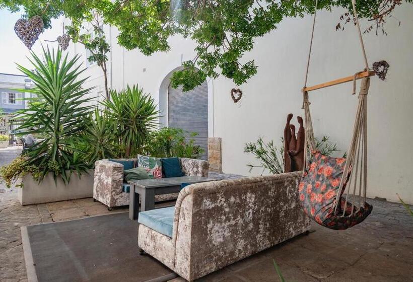 مبيت وإفطار The Willets Boutique