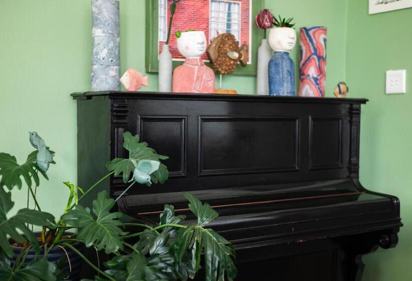 مبيت وإفطار The Willets Boutique