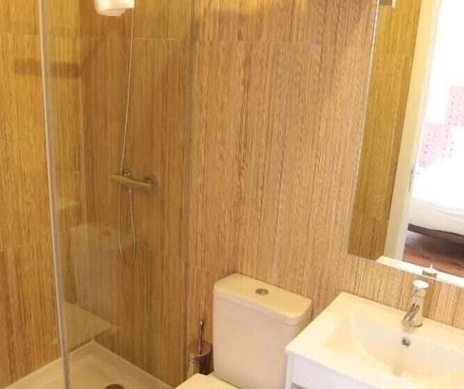 Caminha Hostel & Suites