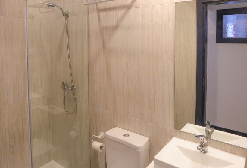 Caminha Hostel & Suites