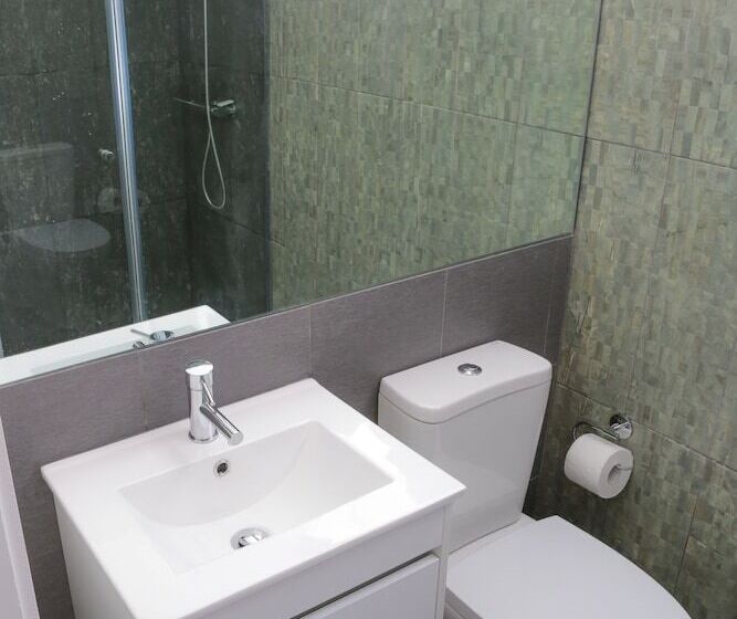 Caminha Hostel & Suites