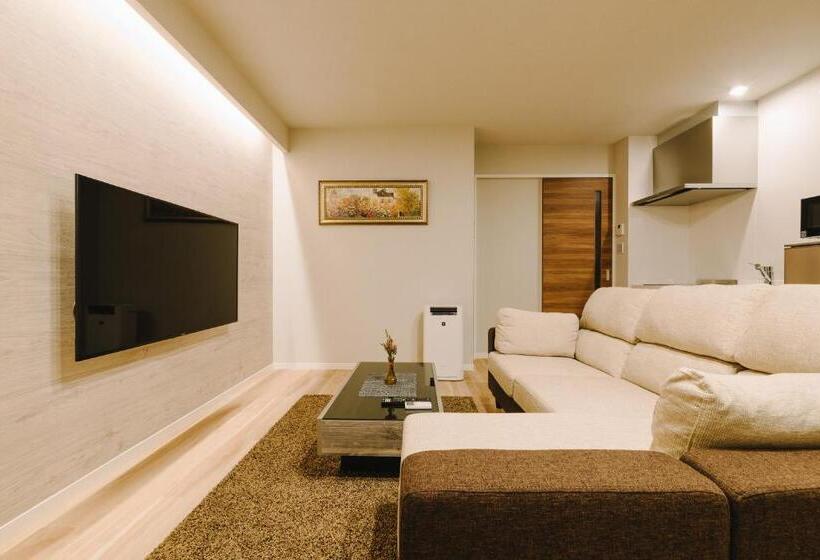 Grand Base Karatsu Ekiminami