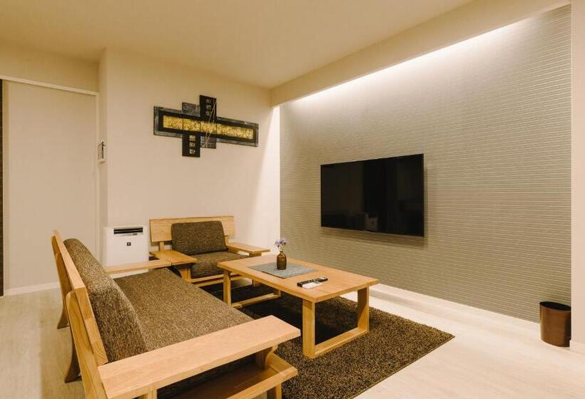 Grand Base Karatsu Ekiminami