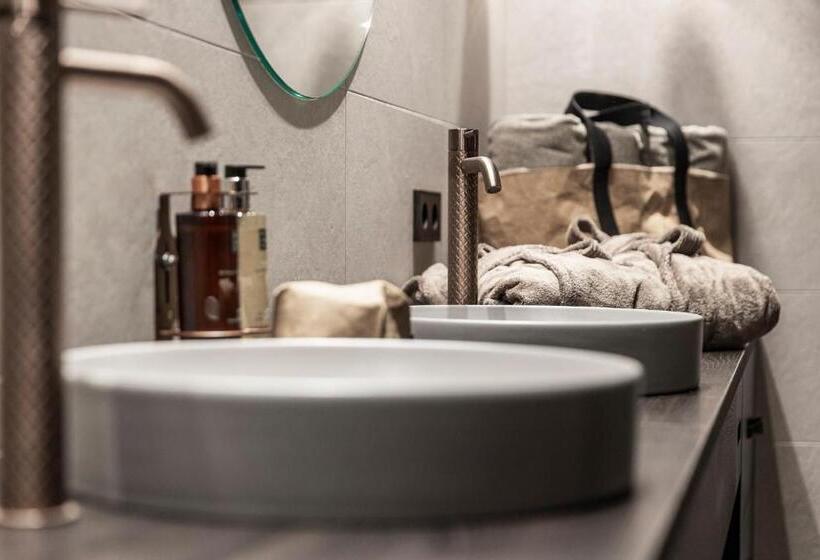 هتل Prunner Luxury Suites   Adults Only