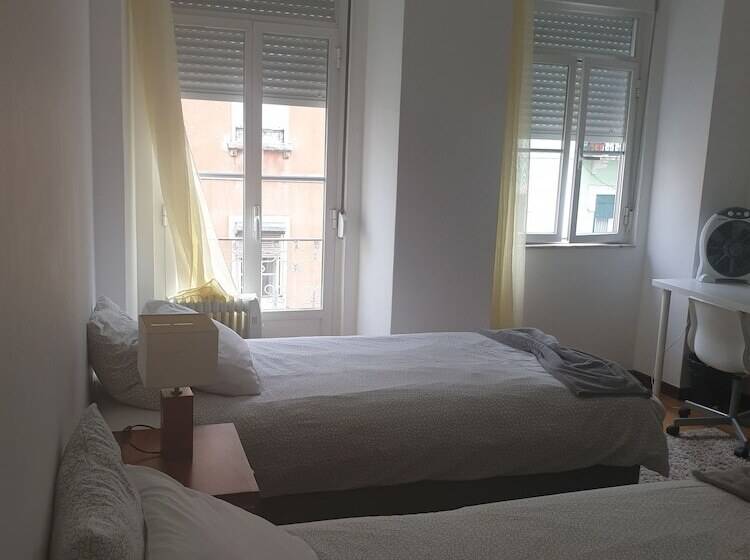 پانسیون Zuni Guest House