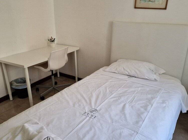 پانسیون Zuni Guest House