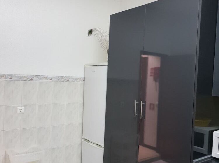 پانسیون Zuni Guest House