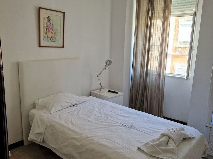 پانسیون Zuni Guest House