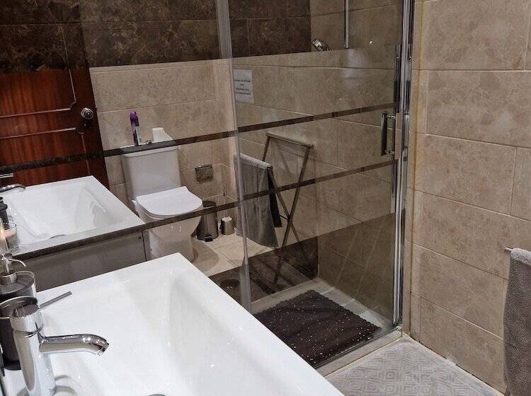 پانسیون Zuni Guest House